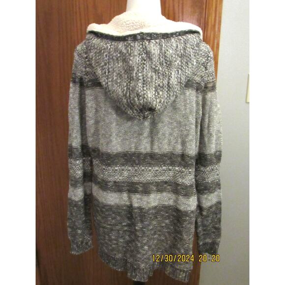 Long Grey Sweater - Size Medium - Picture 2 of 6